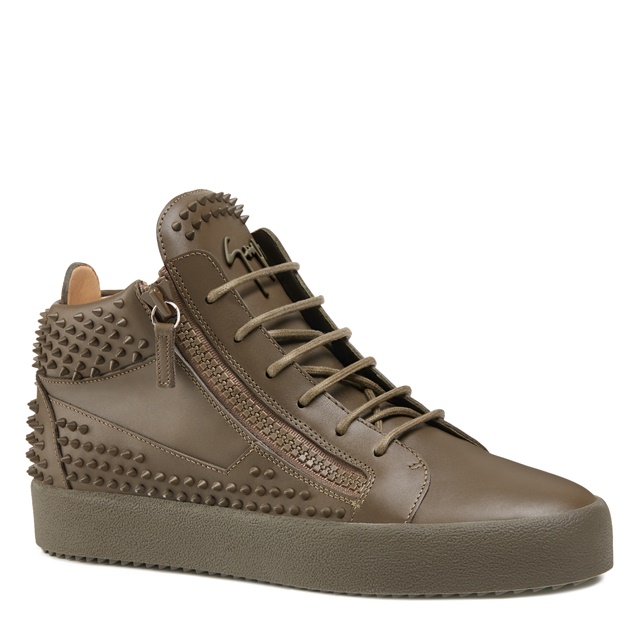 KRISS-STUDS-RU70045-002