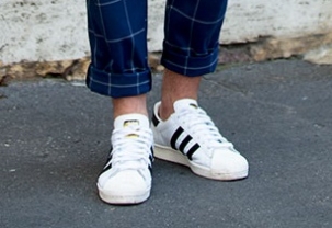 How To Sport the Spring Sneaker Trend
