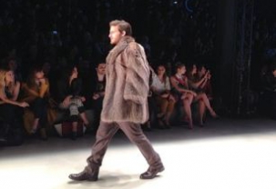 Mercedes Benz Fashion Week Istanbul: Hakan Akkaya