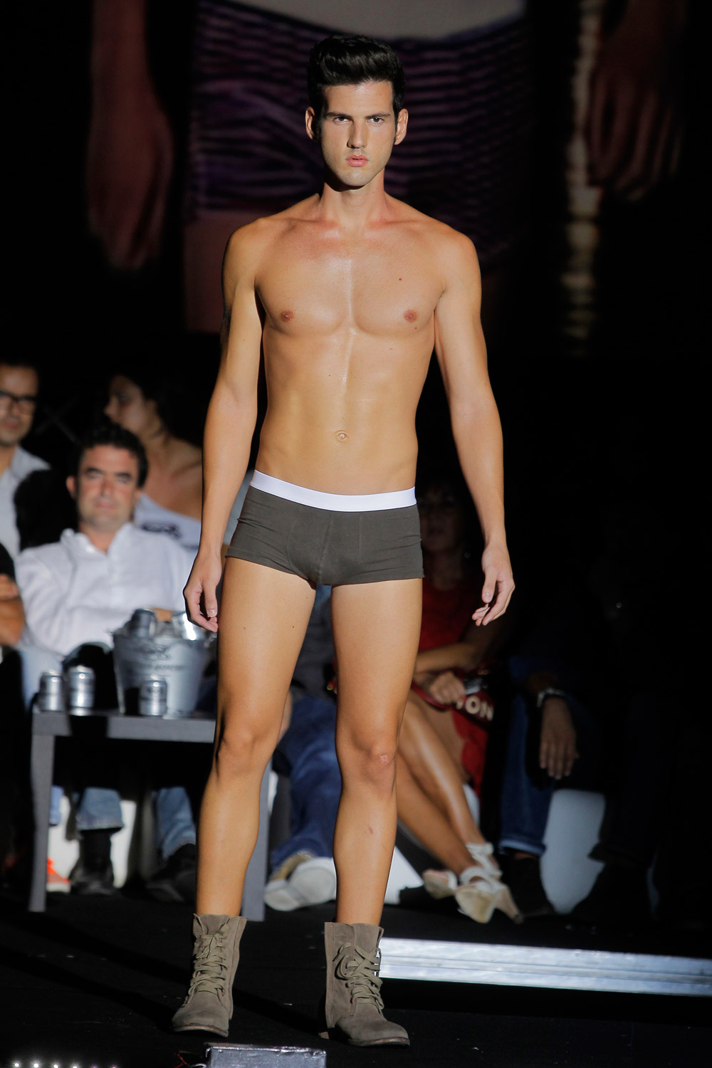 Valencia Fashion Week The Lens Collection Sexy Chic 3