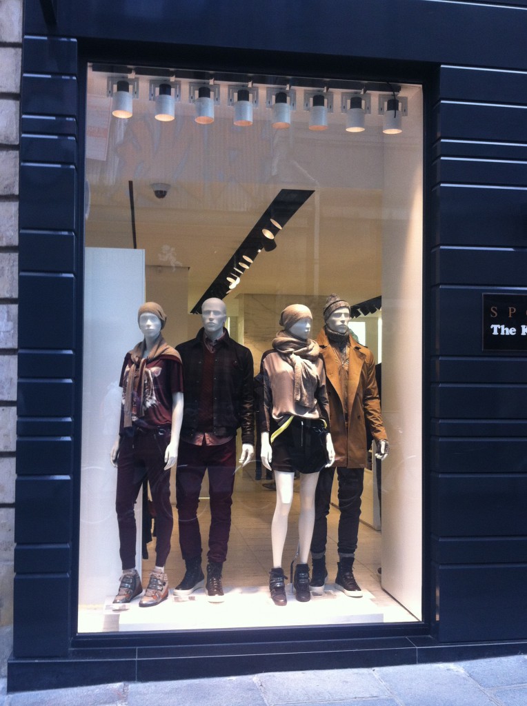 Window Display Paris