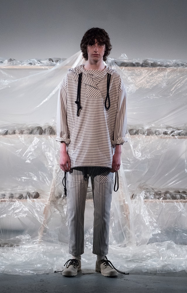 PHOEBE-ENGLISH-MAN-SS18-LOOK-6-PHOTOS-BY-NEIL-MASON