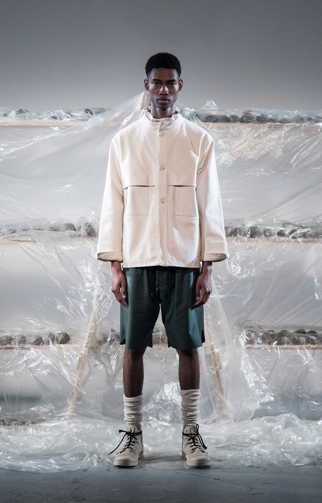 PHOEBE-ENGLISH-MAN-SS18-LOOK-7-PHOTOS-BY-NEIL-MASON